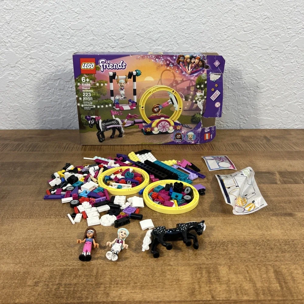 LEGO Friends - Heartlake City Organic Café - 41444 & Magical Acrobatics 41686